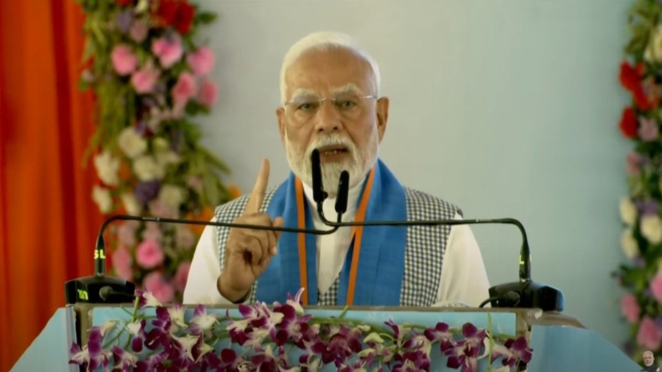 'पंजे और लालटेन वालों ने मिलकर बिहार के स्वाभिमान को गहरी ठेस पहुंचाई'