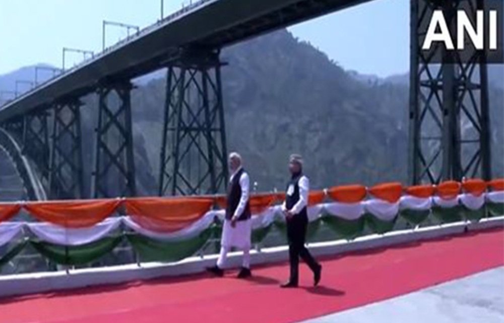 PM Modi Jammu Visit: पीएम ने किया चिनाब ब्रिज और अंजी पुल का उद्घाटन