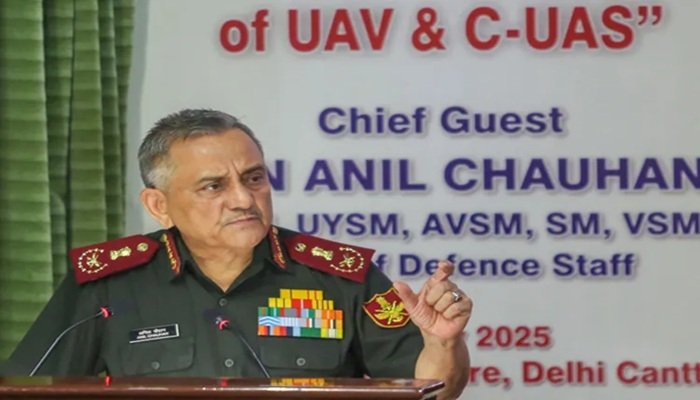 विदेशी टेक्नोलॉजी पर निर्भरता हमें कमजोर बना रही, स्वदेशी एडवांस टेक्नोलॉजी जरूरी: CDS अनिल चौहान
