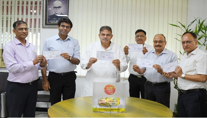 बरेली: SRMS में पांच मरीजों को फ्री सर्जरी का तोहफा, चेयरमैन देव मूर्ति ने निकाला ‘लकी ड्रॉ’