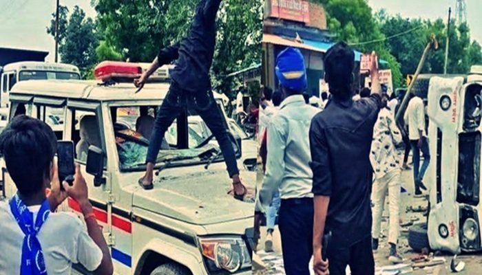 प्रयागराज में चंद्रशेखर के समर्थकों ने की तोड़फोड़-आगजनी, पुलिस का दावा- 55 अरेस्ट; आजाद ने कही ये बात