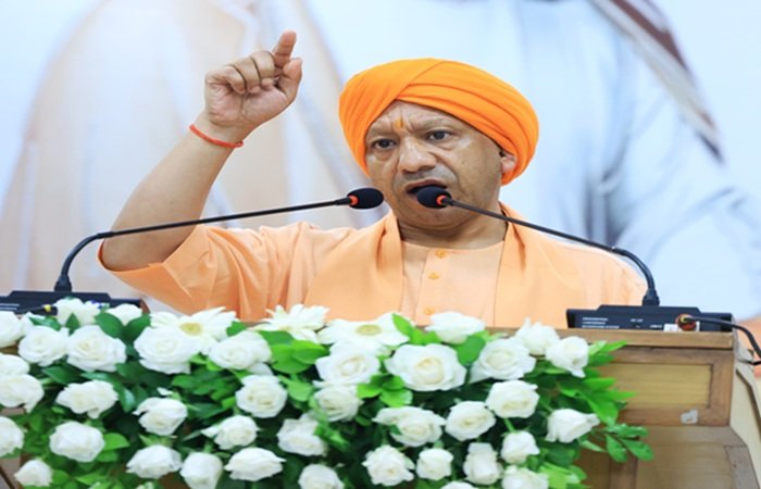 अवैध धर्मांतरण देश-समाज के खिलाफ गहरी साजिश, इसे बर्दाश्त नहीं करें: सीएम योगी