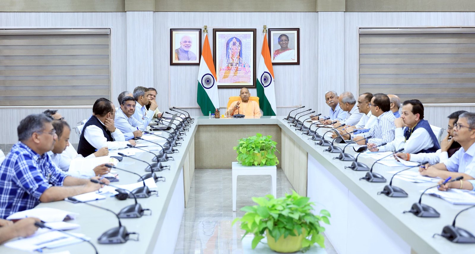 सीएम योगी ने की तीन नवस्थापित राज्य विवि की प्रगति की उच्चस्तरीय समीक्षा