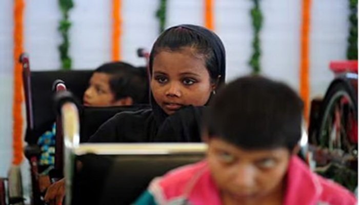 परिषदीय विद्यालयों में पढ़ रहीं दिव्यांग बेटियों को सशक्त बनाने की तैयारी