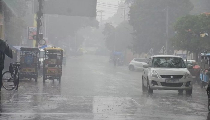 अयोध्या समेत पांच जिलों में हो रही तेज बारिश, 51 शहरों में मौसम विभाग का अलर्ट