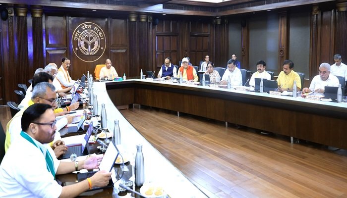 योगी सरकार का बड़ा फैसला, अब UK में मास्टर डिग्री ले सकेंगे यूपी के छात्र