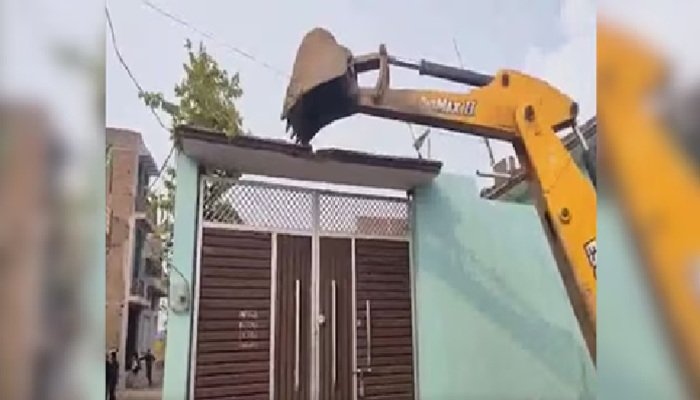 जालौन हिंसा में अब तक पांच गिरफ्तारियां, मुख्य आरोपी के घर पर चला बुलडोजर