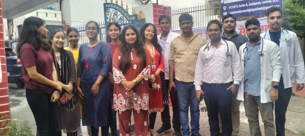 Lucknow News: नि:शुल्क चिकित्सा सेवा एवं दवा वितरण शिविर का आयोजन