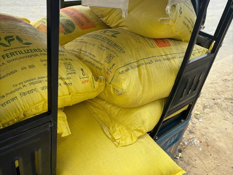 प्रदेश में कहीं भी उर्वरक की दिक्कत नहीं, कालाबाजारी पर सरकार सख्त