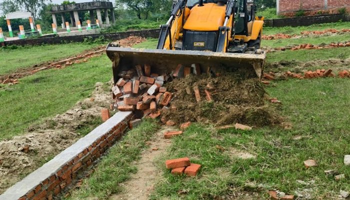 बरेली में अवैध निर्माण को लेकर BDA सख्‍त, अवैध कॉलोनियों पर चला बुलडोजर