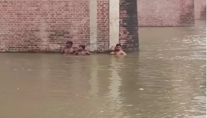 दो बेटों को गोद में लेकर गोमती नदी में कूदी मां, पति की मौत के बाद देवर से की थी शादी