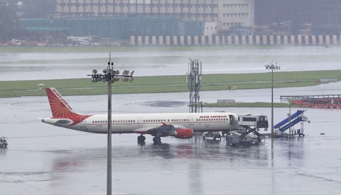 कोच्चि में टेकऑफ से पहले Air India के प्लेन में खराबी, दिल्ली जाने वाली फ्लाइट रद्द