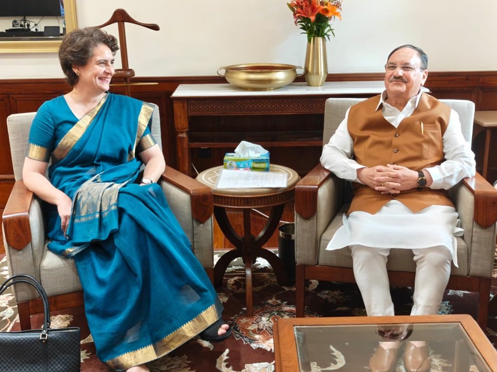 अचानक जेपी नड्डा से क्यों मिलने पहुंचीं Priyanka Gandhi? जानें दोनों के बीच क्या हुई बात