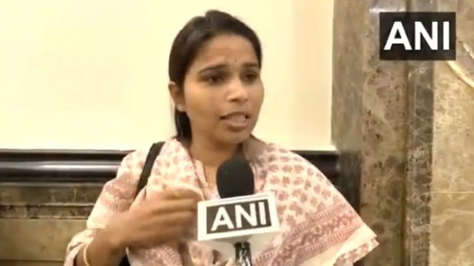 UP Politics: SP से निष्कासित होने के बाद पूजा पाल ने अखिलेश के PDA पर उठाए सवाल