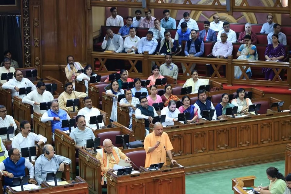 UP Monsoon Session 2025: आज दोपहर 11 बजे से शुरू होगा विशेष सत्र, लगातार 24 घंटे चलेगी चर्चा