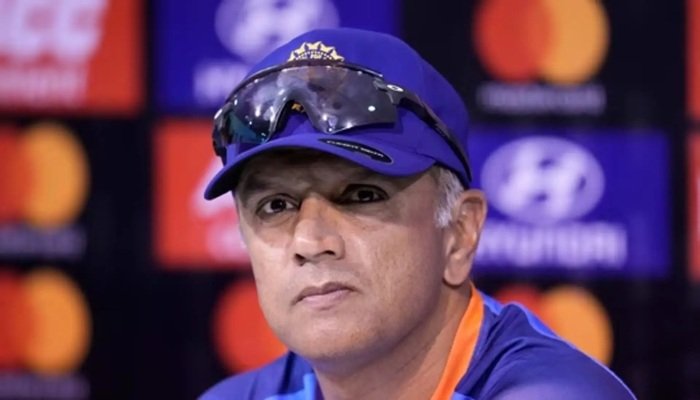 Rahul Dravid ने अचानक छोड़ा Rajasthan Royals का साथ, अपने पद से दिया इस्तीफा