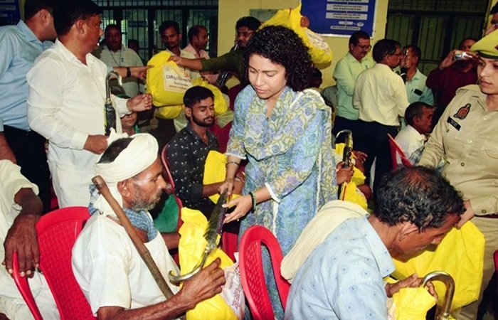 लखीमपुर खीरी में जनसहभागिता की मिसाल, बाढ़ पीड़ितों को बांटी गईं 5 हजार CSR स्पेशल किट