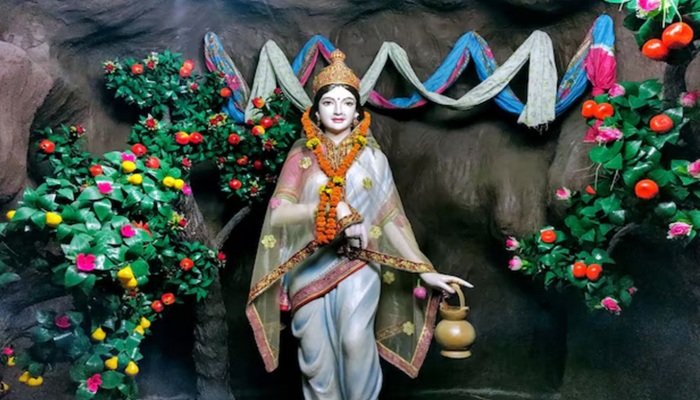 शारदीय नवरात्रि का आज दूसरा दिन, मां ब्रह्मचारिणी का आराधना मंत्र जानिए