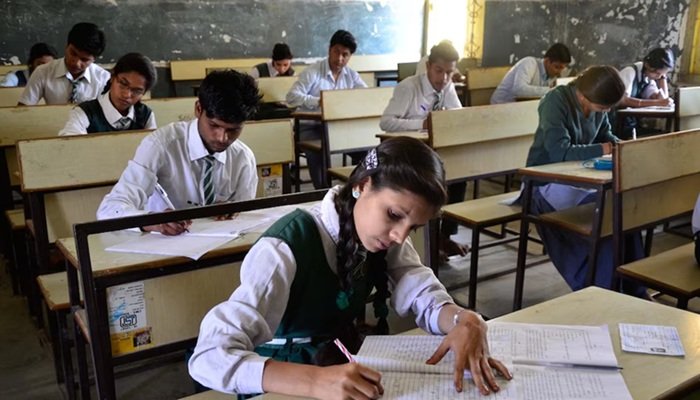 CBSE 10वीं और 12वीं की परीक्षा 17 फरवरी से, अब दो बार परीक्षा दे सकेंगे हाईस्‍कूल के छात्र