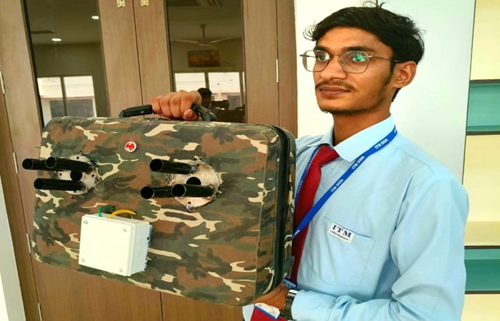 अब उपद्रवियों और दंगाइयों से निपटने में पुलिस की मदद करेगा AI सूटकेस बैग, जानें विशेषताएं
