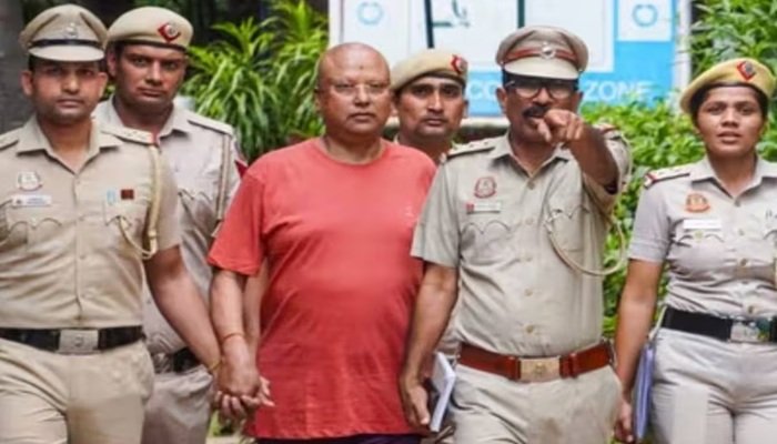 चैतन्यानंद सरस्‍वती की महिलाओं से चैट आई सामने, 17 छात्राओं ने लगाए थे शोषण के आरोप