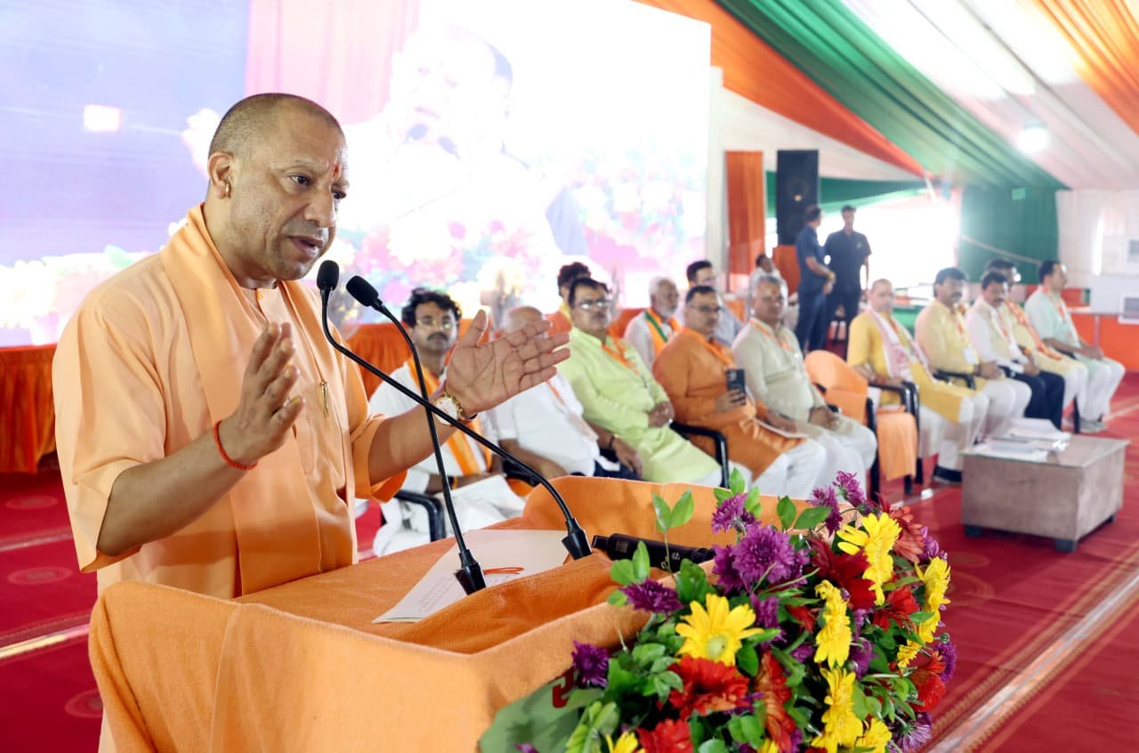 बोले CM Yogi- बालक के सर्वांगीण विकास की आधारशिला है शिक्षण संस्थान