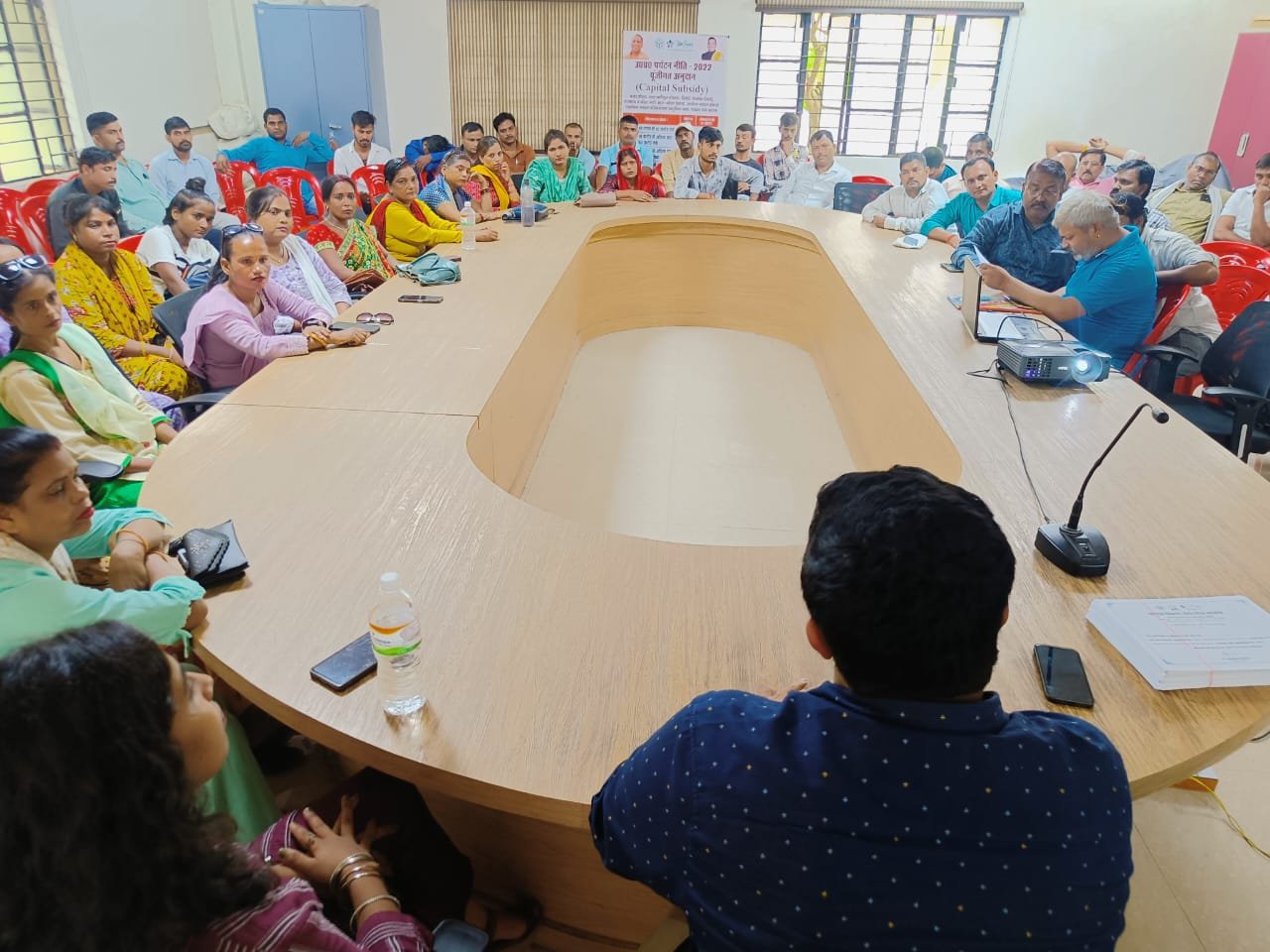 UP News: अब टैक्सी चालक सुनाएंगे आपके शहर की रोचक कहानियां