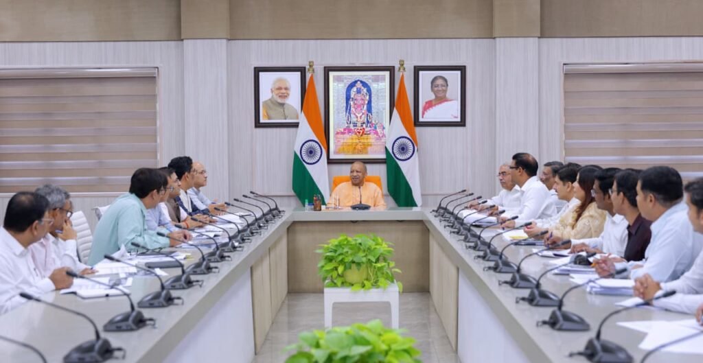 UP News: संत कबीर के नाम पर स्थापित होंगे वस्त्र एवं परिधान पार्क