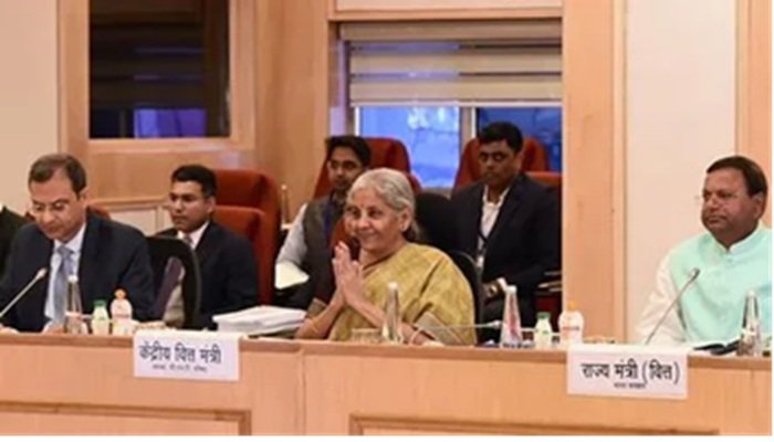 GST Council Meeting 2025: जीएसटी परिषद की बैठक आज से, रोजमर्रा की वस्तुओं पर घट सकता है टैक्स