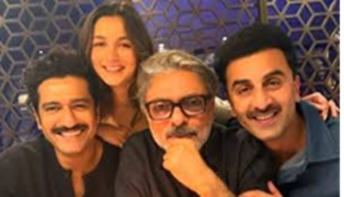 कानूनी पचड़े में फंसी 'लव एंड वॉर'!, Sanjay Leela Bhansali के खिलाफ FIR हुई दर्ज