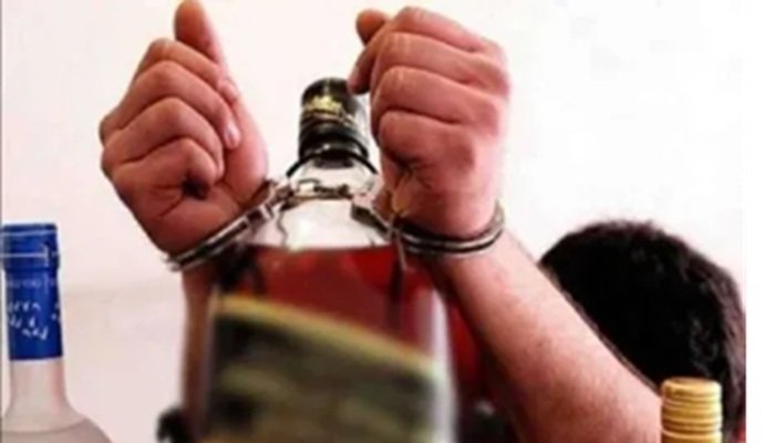 UP News: अवैध शराब कारोबारियों पर शिकंजा, अगस्त में 1,995 गिरफ्तार