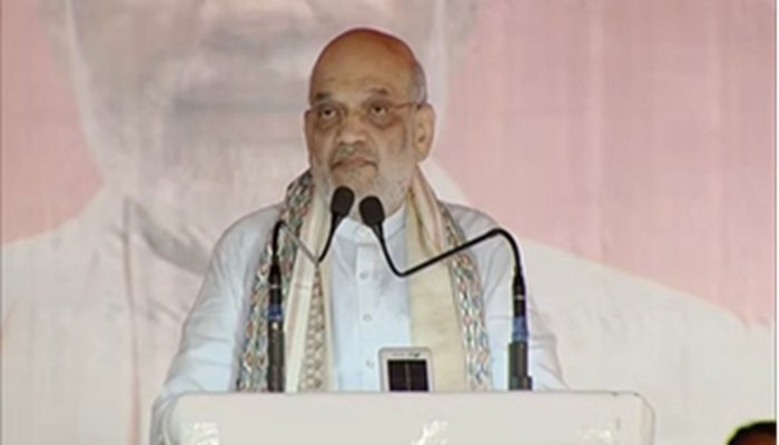 Amit Shah: एक बेटा सीएम, दूसरा पीएम बनने में लगा है, ऐसे लोग विकास क्या करेंगे?