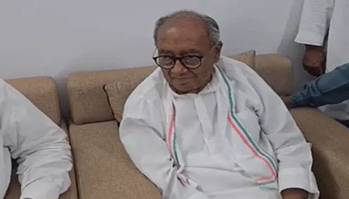 झांसी में दिग्विजय सिंह बोले- RSS दंगे भड़काती है, हिंदुओं से ज्यादा मुस्लिम आबादी घटी