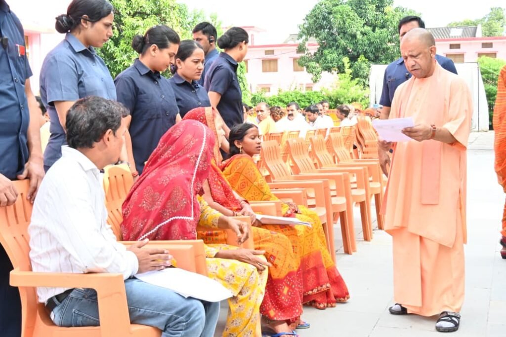 नागरिकों के जीवन में खुशहाली लाना सरकार का संकल्प: CM Yogi