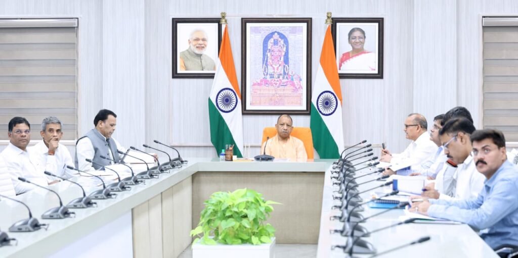 सभी मंडल मुख्यालयों पर स्थापित होंगे दिव्यांग पुनर्वास केंद्र: CM Yogi