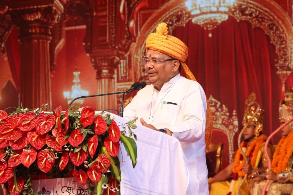 Deepotsav 2025 ने दिया 'विकसित भारत-विकसित उत्तर प्रदेश' का संदेश: जयवीर सिंह