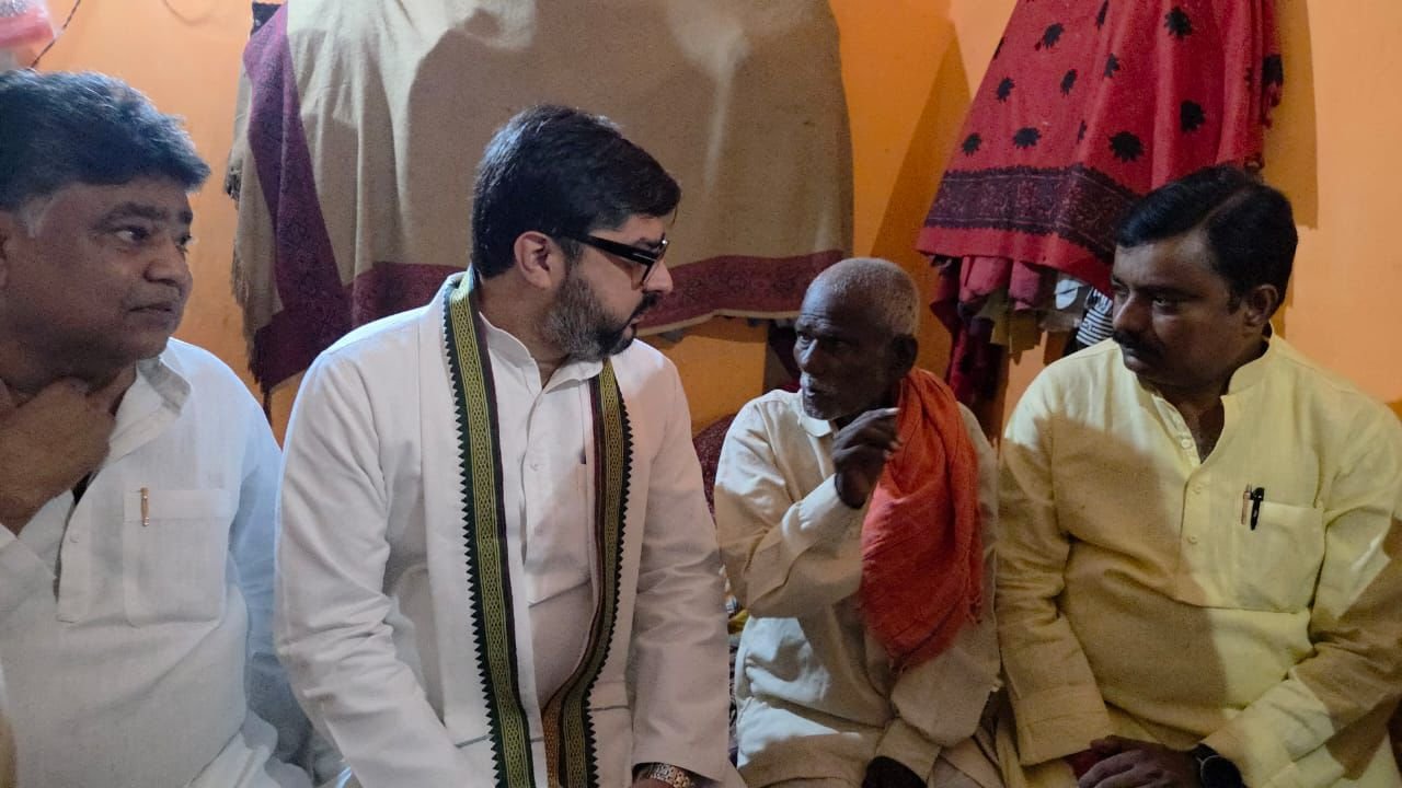 Lucknow News कांग्रेस सांसद तनुज पुनिया बोले- दलित विरोधी है बीजेपी सरकार, संविधान का कर रही अपमान