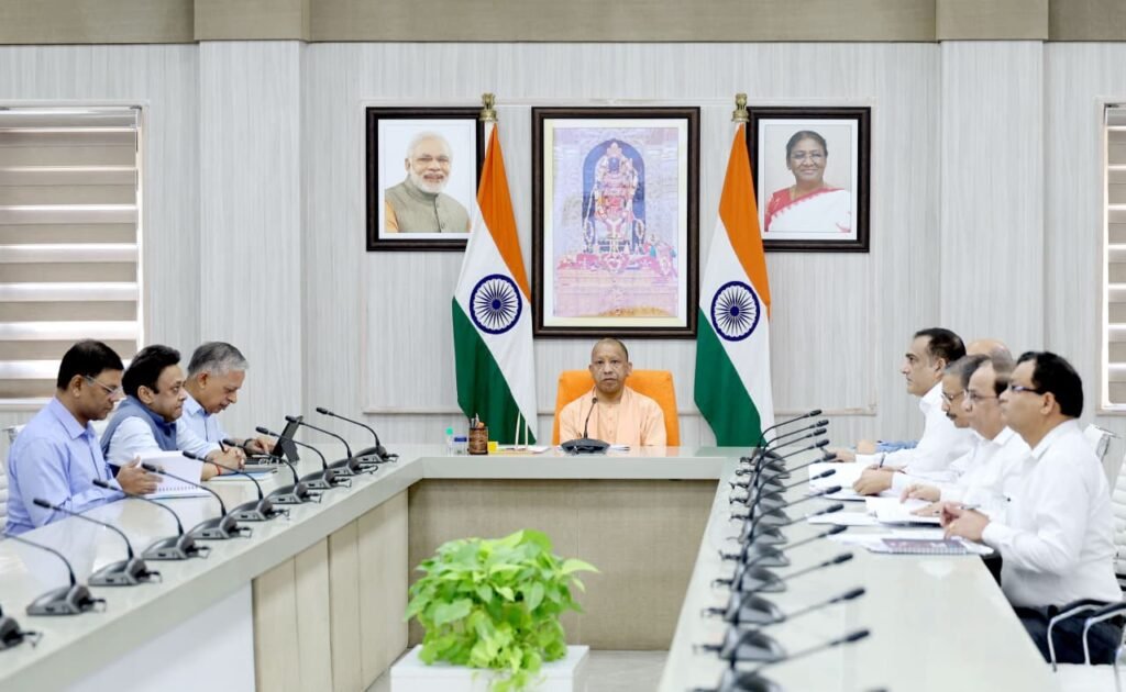 CM Yogi: मुख्यमंत्री का बड़ा निर्णय, 30 वर्ष बाद बढ़ेंगे PWD अधिकारियों के वित्तीय अधिकार