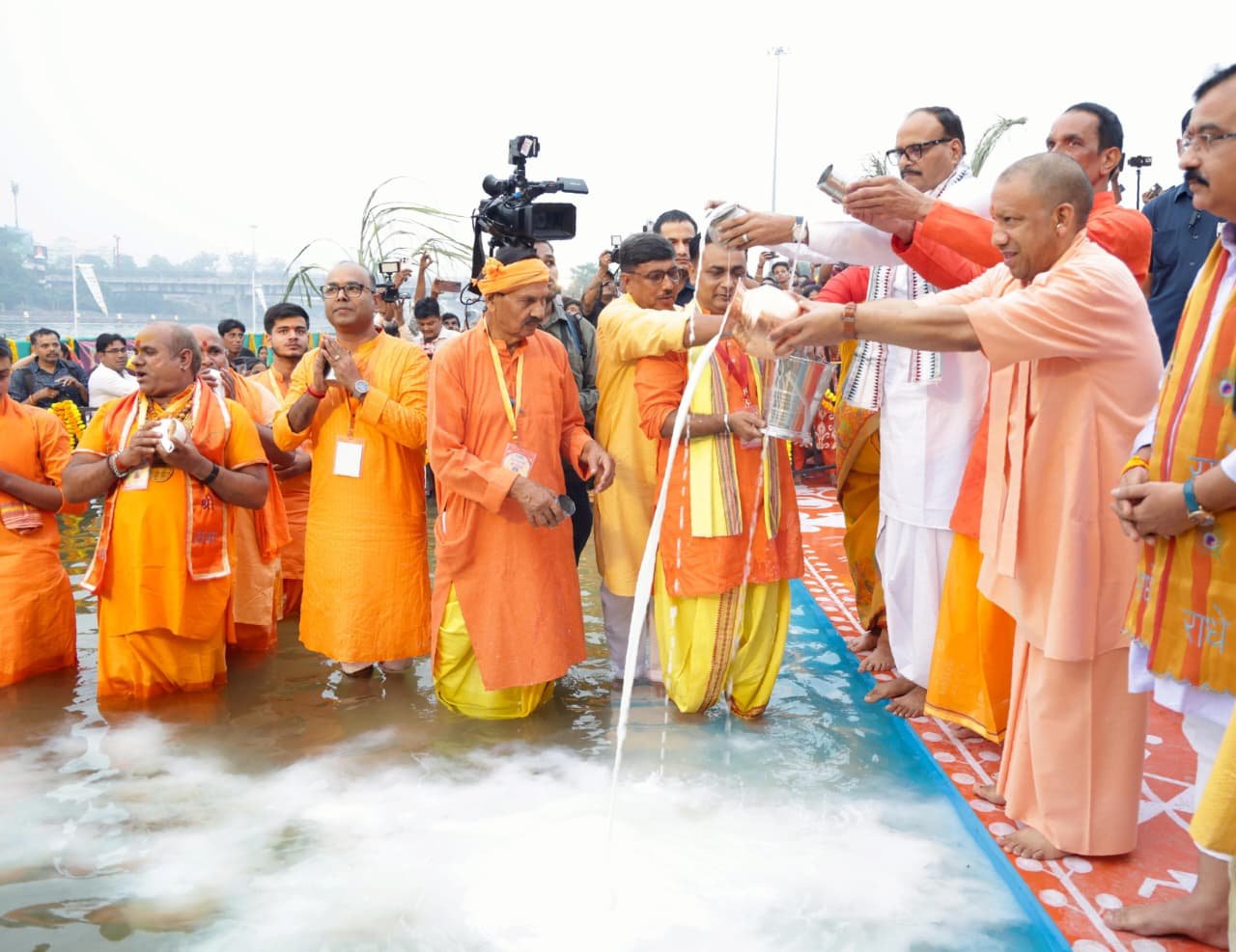 सामाजिक एकता, आध्यात्मिक उन्नयन और प्राचीन विरासत का प्रतीक है छठ: CM Yogi