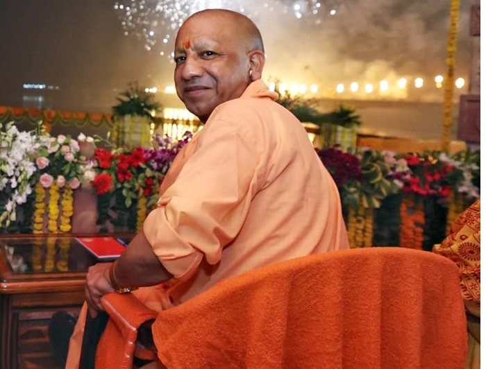 CM Yogi: 26 लाख से अधिक दीपों की चमक से परेशान हैं...