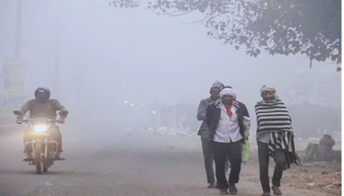 Weather Update: देश के कई राज्यों में ठंड ने दी दस्तक! 12 राज्यों में भारी बारिश की चेतावनी