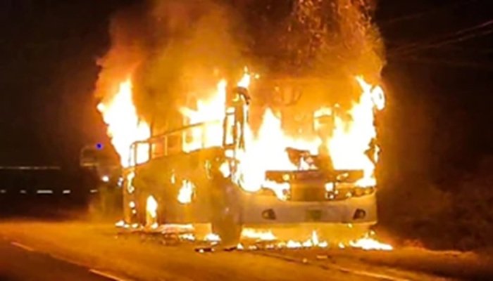 Andhra Bus Fire: कुरनूल में भीषण सड़क हादसा, बस में लगी; 20 यात्री जिंदा जले
