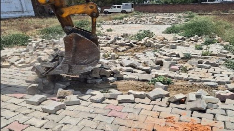 Bareilly: अब तक 63 अवैध कॉलोनियां ध्वस्त, प्लॉट-मकान खरीदने से पहले जरूर पता करें ये बात