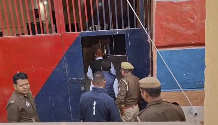 आजम खान ने मांगा ए कैटेगरी का कारागार, जेलर ने कोर्ट को भेजी रिपोर्ट