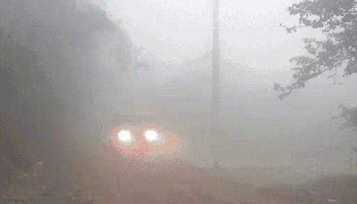 UP के 20 शहरों में घना कोहरा, 50 मीटर विजिबिलिटी; लखनऊ रूट की 50 ट्रेन कैंसिल