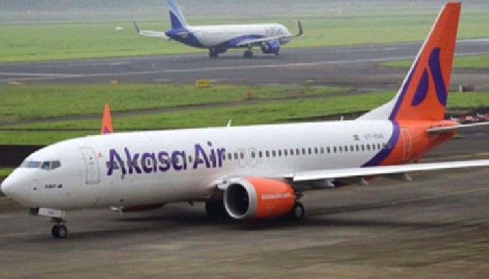 वाराणसी में टेकऑफ से पहले फ्लाइट का इमरजेंसी डोर खोलने का प्रयास, आरोपी हिरासत में