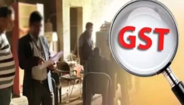 बरेली में दो फर्मों पर CGST का छापा, 18 घंटे चली जांच में जब्त किए संदिग्ध दस्तावेज