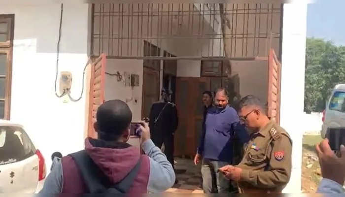 आतंकी गतिविधियों में गिरफ्तार डॉ. शाहीन के घर में छापेमारी, ATS और लखनऊ पुलिस की दबिश