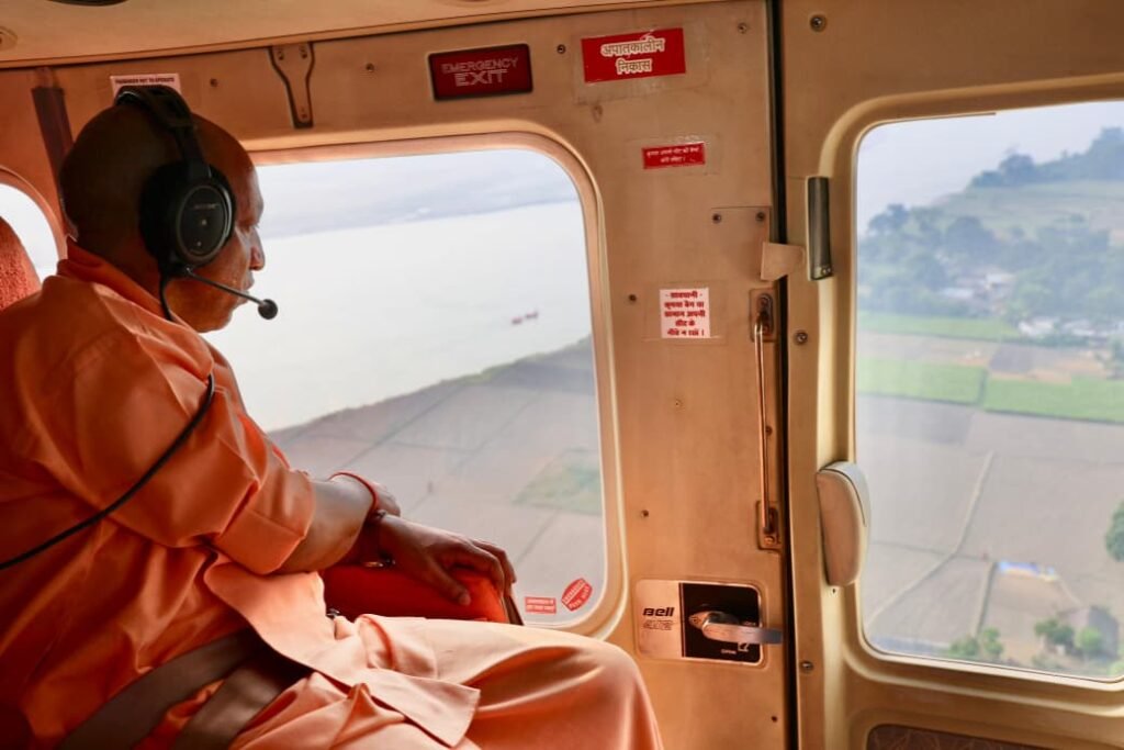 CM Yogi ने दिए एक माह में भरथापुर के पीड़ित परिवारों को विस्थापित करने के दिए निर्देश