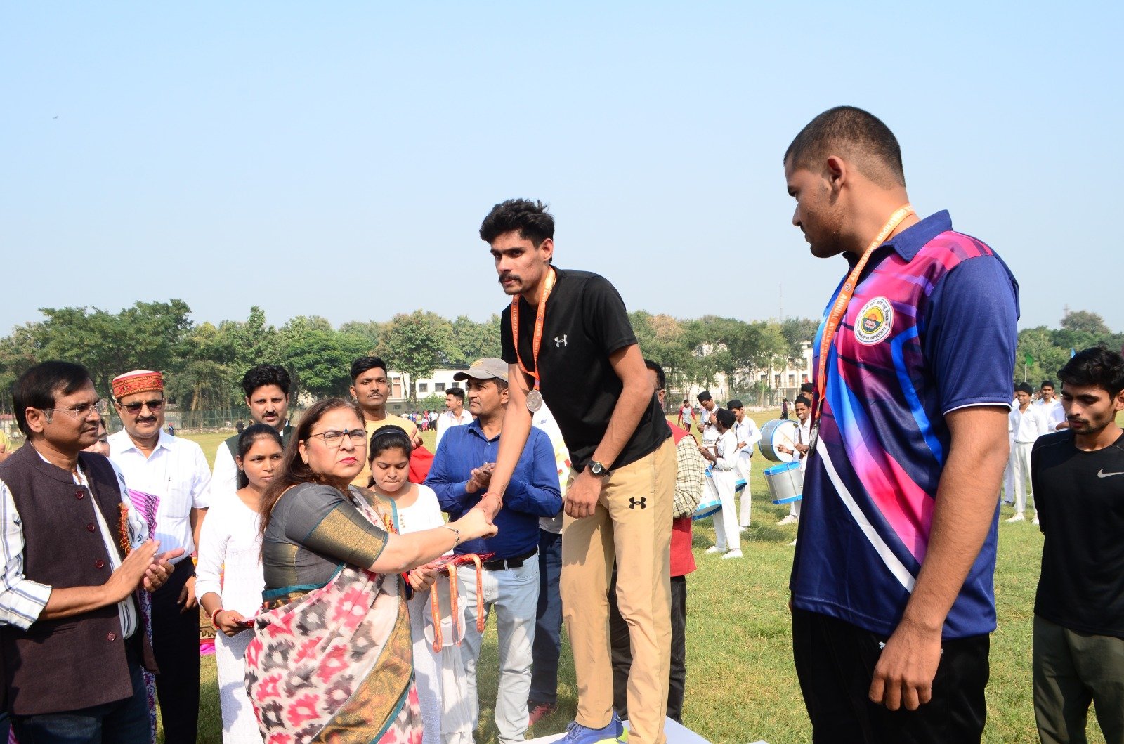 Gorakhpur News: पहले दिन कल्पनाथ राय डिग्री कॉलेज का दबदबा, कवि को दी कड़ी चुनौती